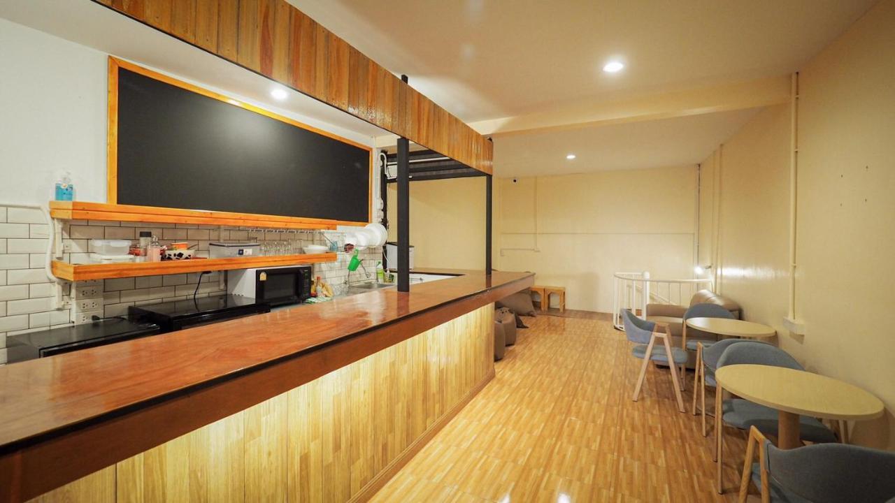 I-Sleep Silom Hostel Bangkok Zewnętrze zdjęcie