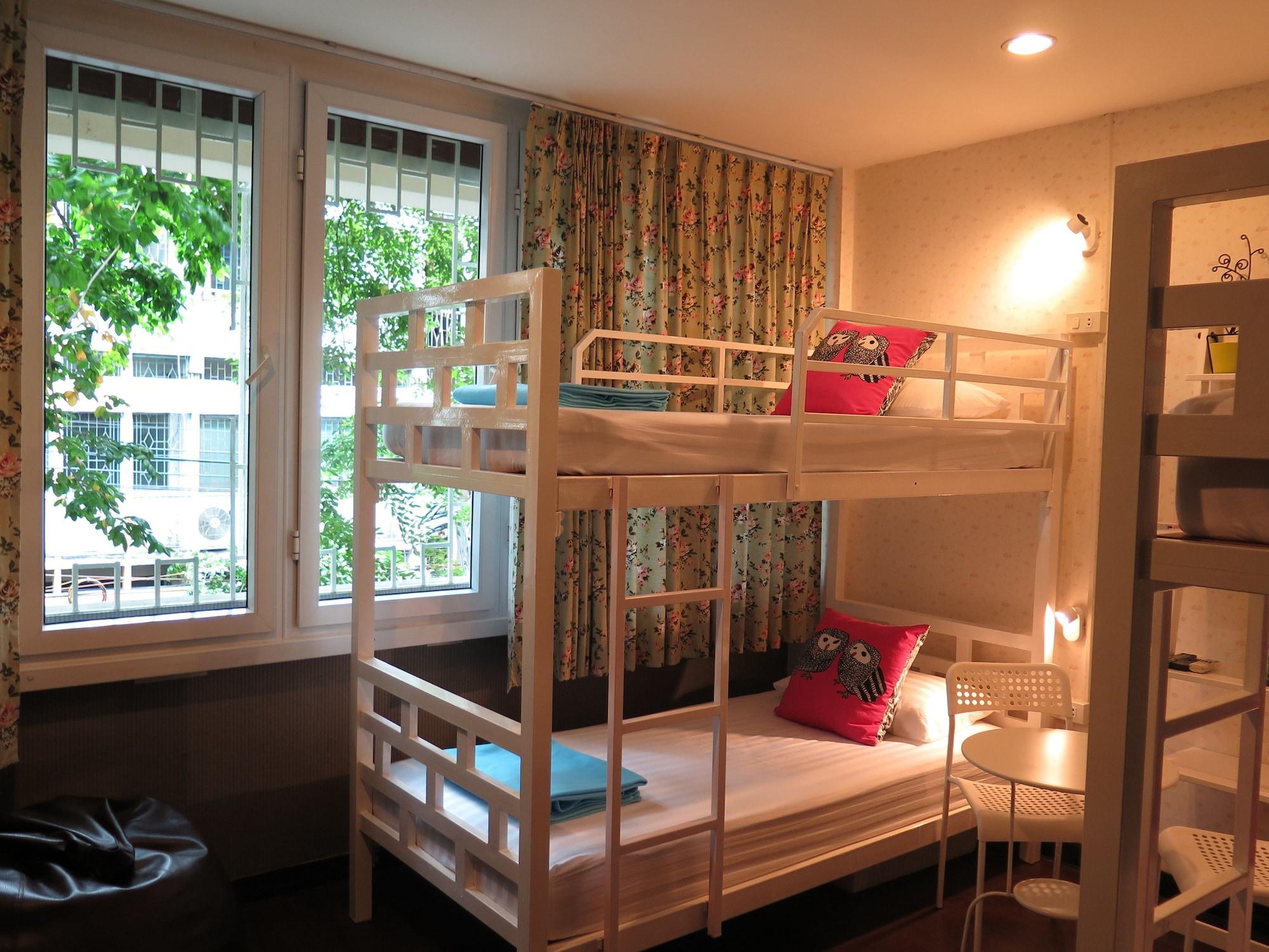 I-Sleep Silom Hostel Bangkok Zewnętrze zdjęcie