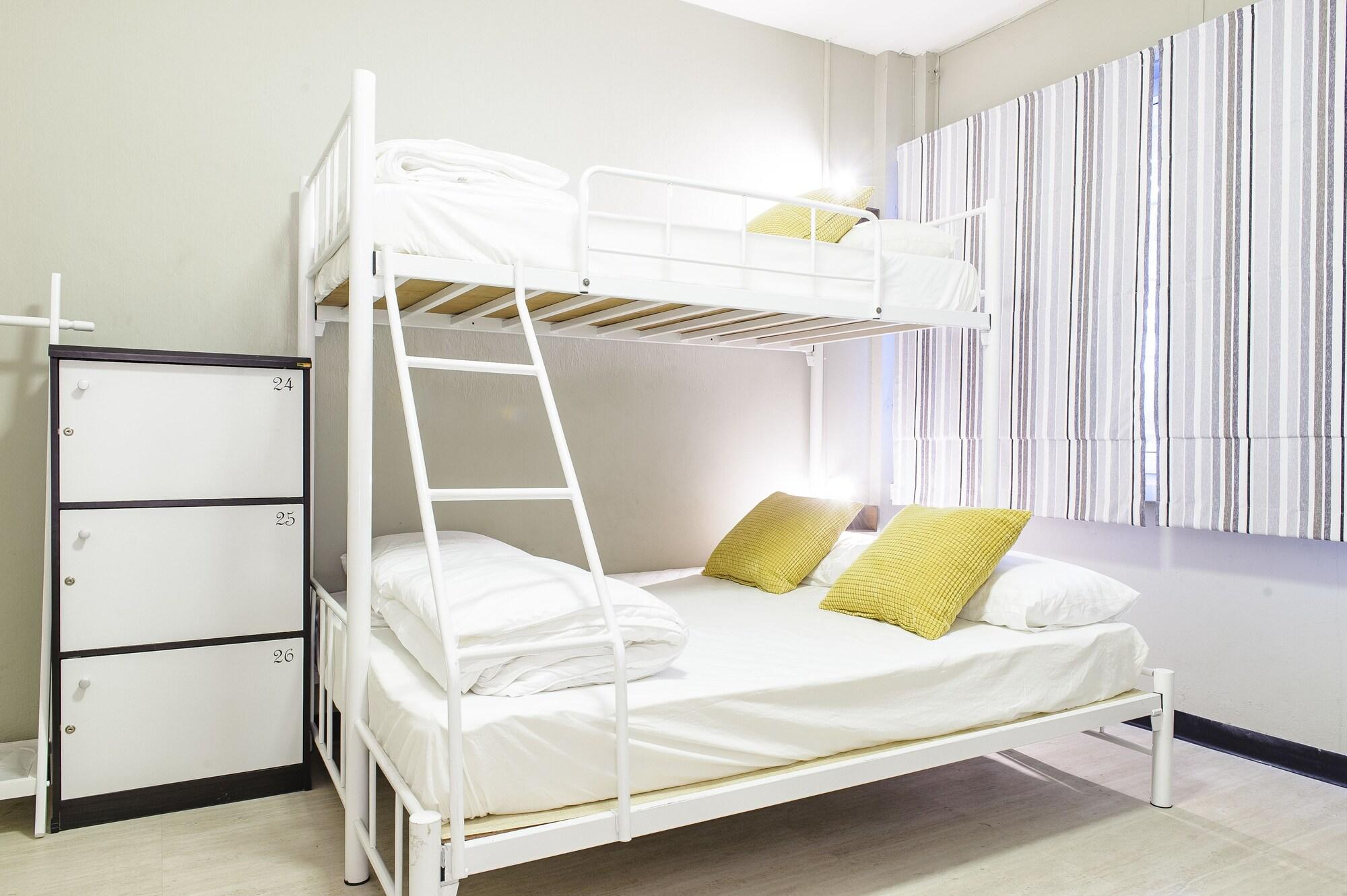 I-Sleep Silom Hostel Bangkok Zewnętrze zdjęcie