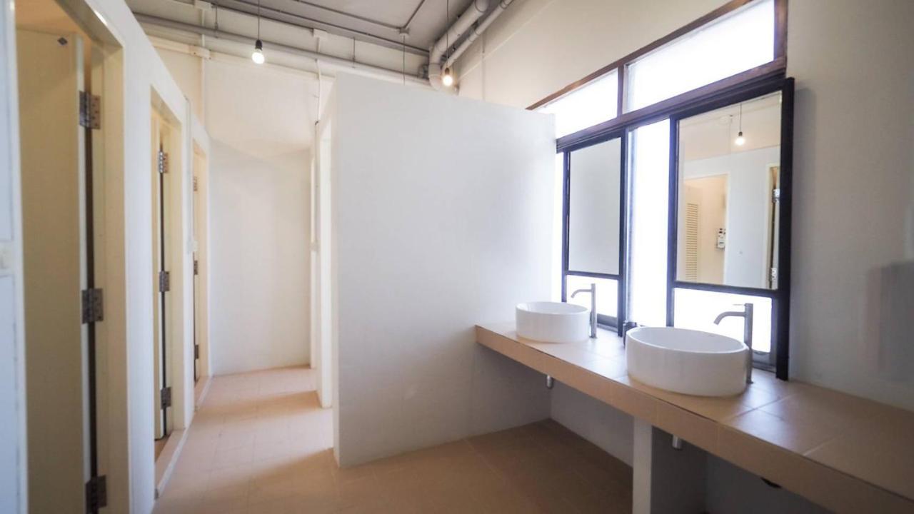 I-Sleep Silom Hostel Bangkok Zewnętrze zdjęcie